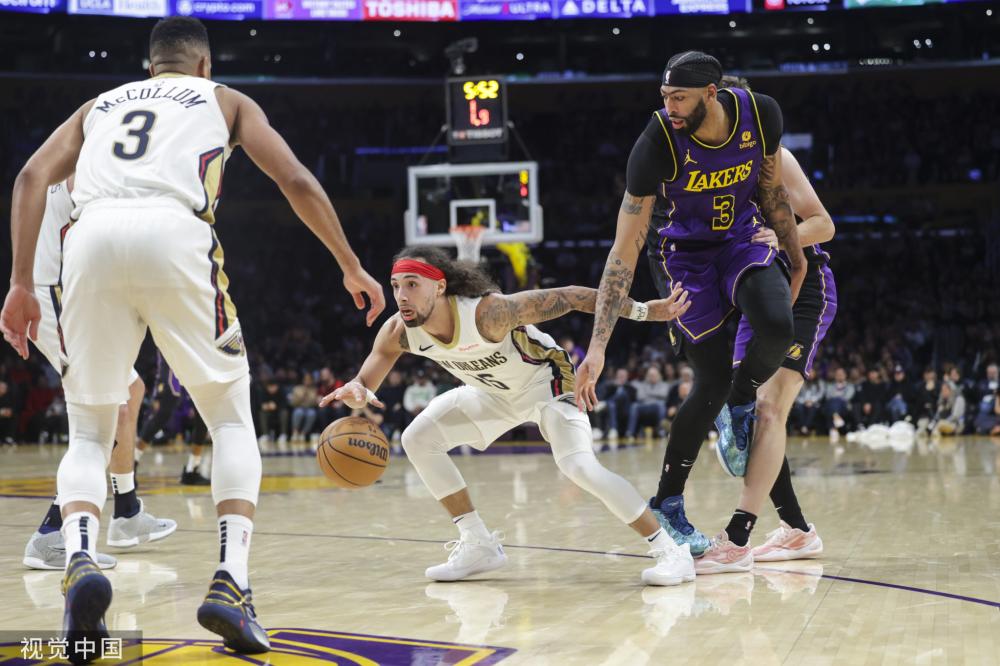 与年轻球员 与年轻球员